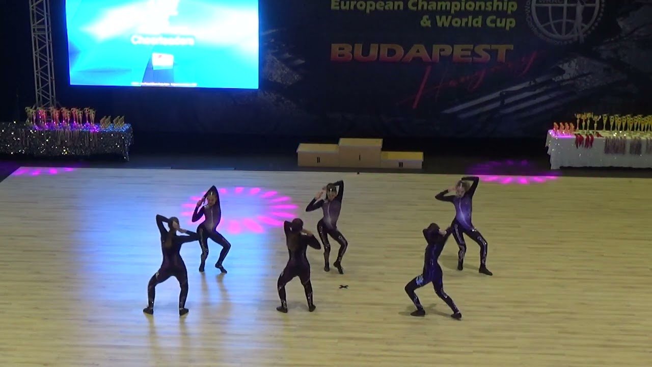 CHEERLEADERS, Small Girls Formation from Hungary